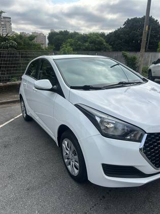 HYUNDAI HB20 1.6 COMFORT PLUS 16V FLEX 4P AUTOMÁTICO